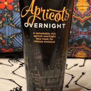 Perfectly Posh Apricots Overnight~Face moisturizer~New/Sealed